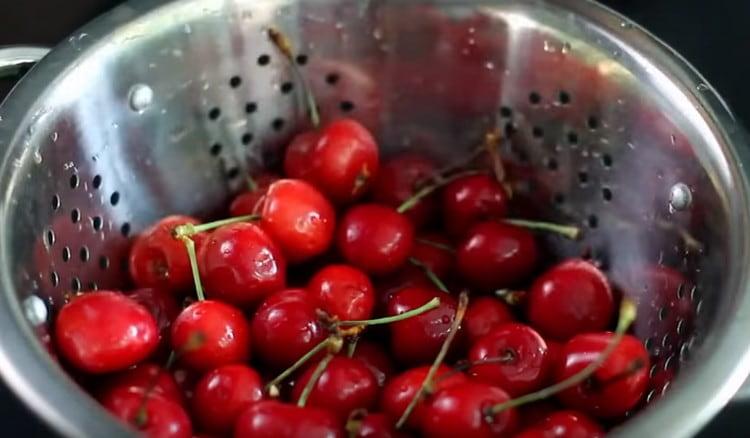 Rinse thoroughly with fresh cherries.