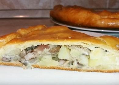 Delicious kefir pie with potatoes and mushrooms