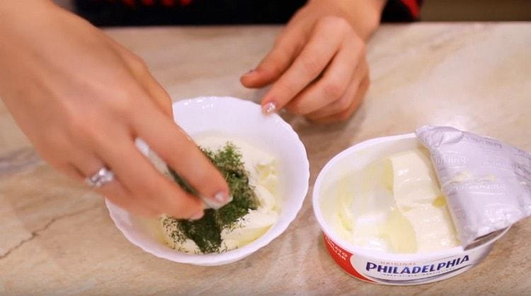 Pomiješajte sir Philadelphia sa sitno nasjeckanim koprom.