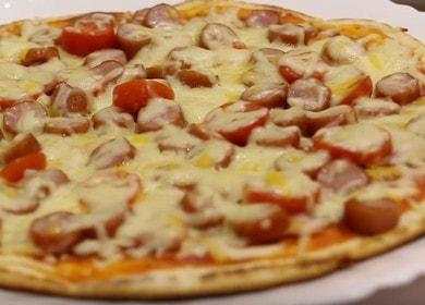 Exprese la pizza en una sartén con kéfir: cocinamos de acuerdo con la receta con una foto.