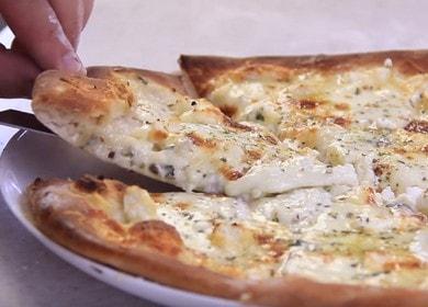 Kako naučiti kuhati ukusnu pizzu od sira