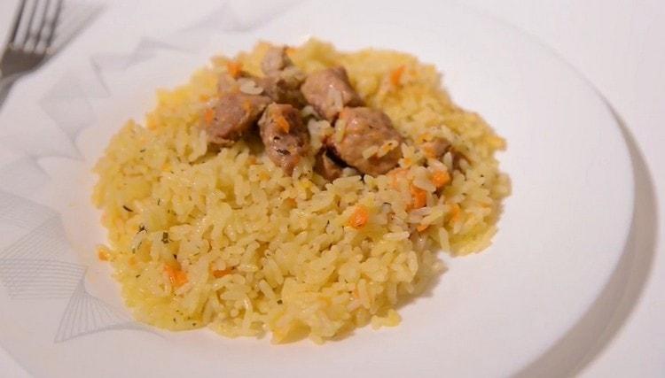 Pilaf with pork in a pan is easy to prepare.