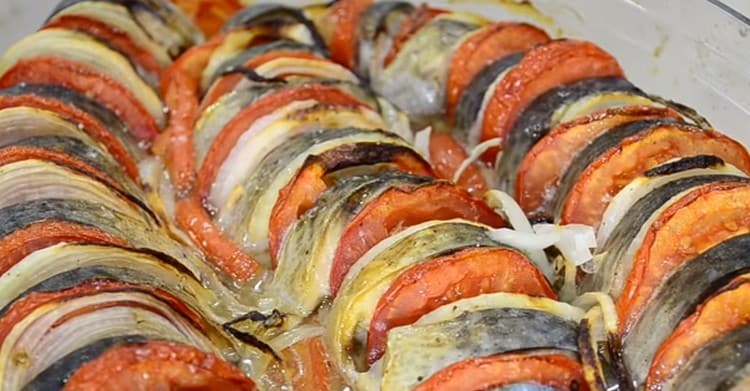 This recipe for mackerel in the oven allows you to cook not only tasty, but also a beautiful dish.