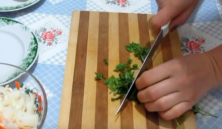 Grind the parsley.