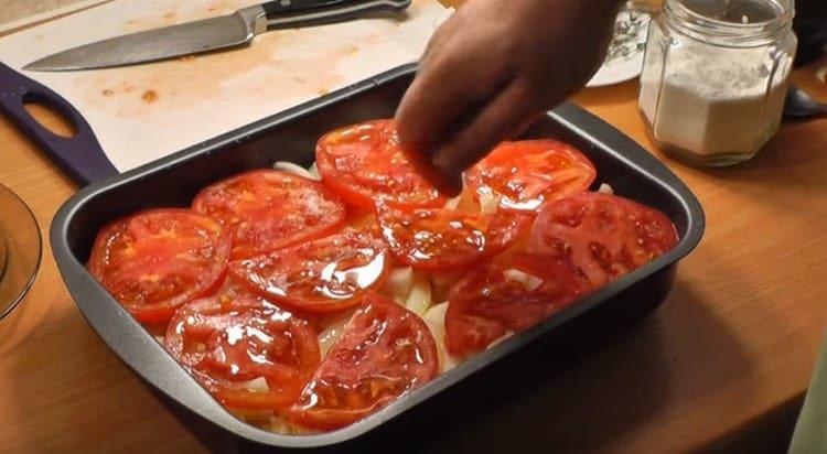 Flavor tomatoes with olive oil, salt, add a little thyme.