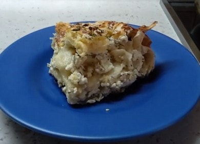 Puff pastry pie with cottage cheese - delicious, low-calorie and quick to prepare