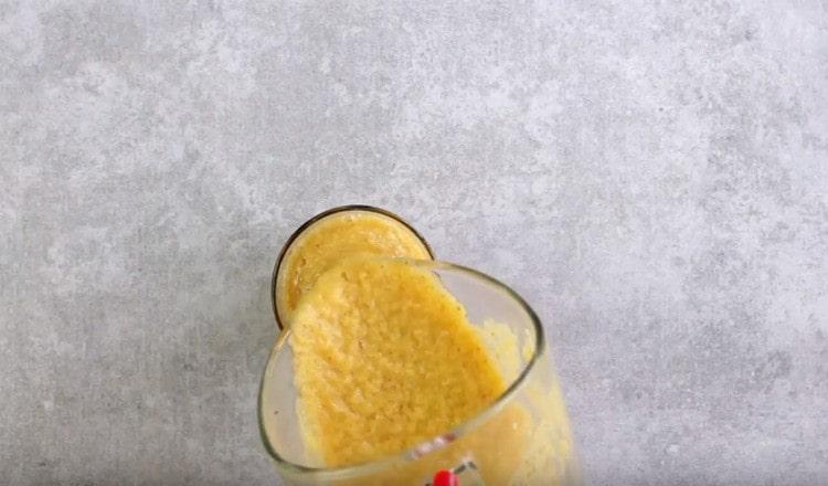 Apple and banana smoothies can be drunk through a straw.