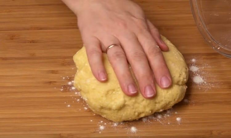 La pâte finie doit être conservée une demi-heure.