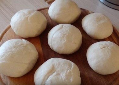 We prepare the dough for manti on kefir according to the recipe with a photo.