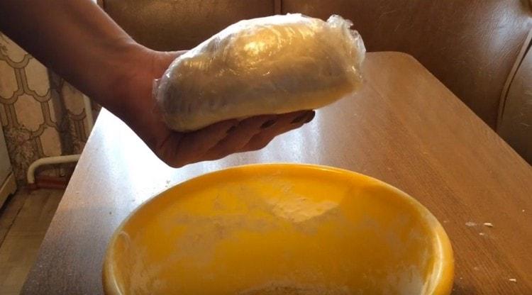 Comme vous pouvez le constater, la pâte à manti est cuite dans de l’eau bouillante en quelques minutes.