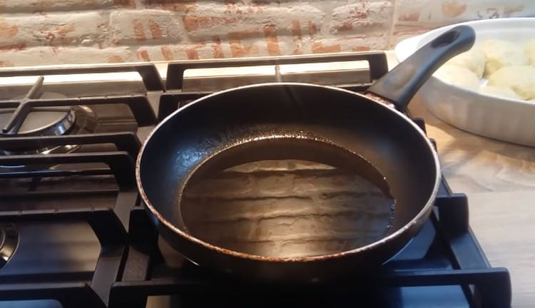 We heat the pan for cooking gravy.