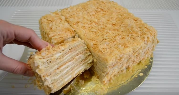 As you can see, a Napoleon cake from a ready-made puff pastry can be prepared very quickly.