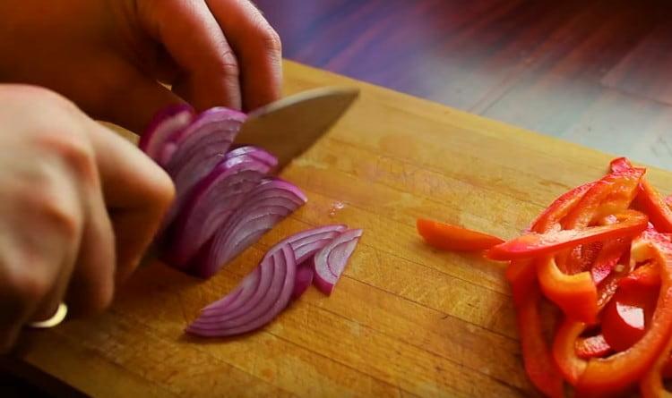 We cut onions in half rings.