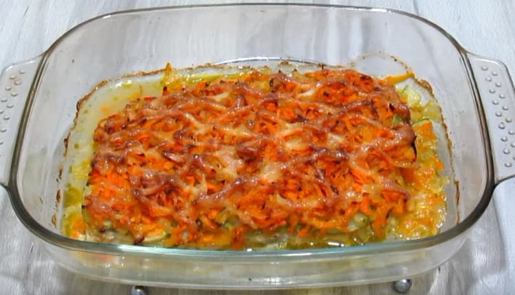 De acuerdo con esta receta, el filete de bacalao en el horno se hornea durante solo 20 minutos.