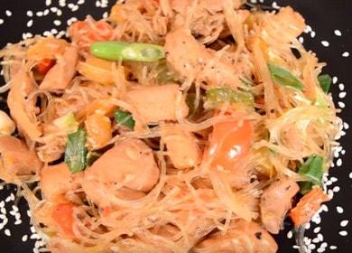 Funchose salad with chicken and vegetables - unusual and tasty