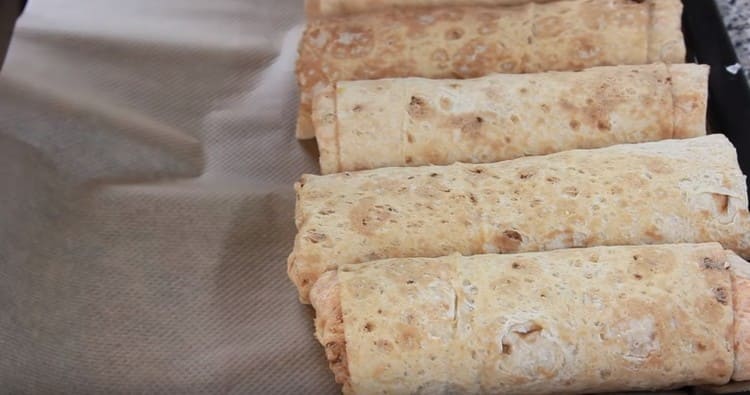 We send the almost ready shawarma for 5 minutes to a well-heated oven.