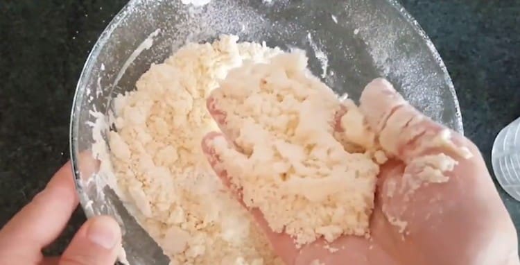 Grind the butter and flour into crumbs.