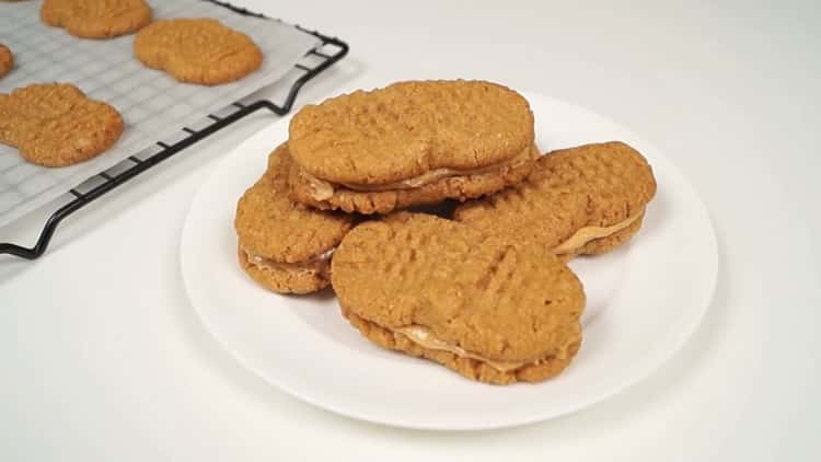 See how to serve peanut cookies