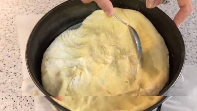 To make grandma’s pie, put the dough in the mold