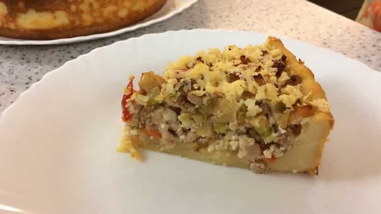 El delicioso pastel preparado según la receta de la abuela está listo.