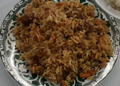 Pork pilaf ayon sa isang hakbang-hakbang na recipe na may larawan