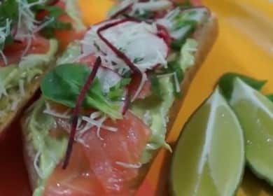 Sandwiches with avocado and red fish - a quick and tasty snack