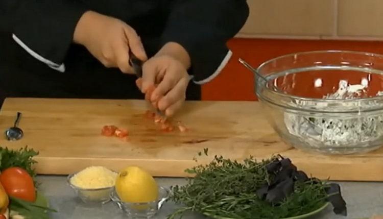 Según la receta, para preparar el filete de merluza, preparar los ingredientes.