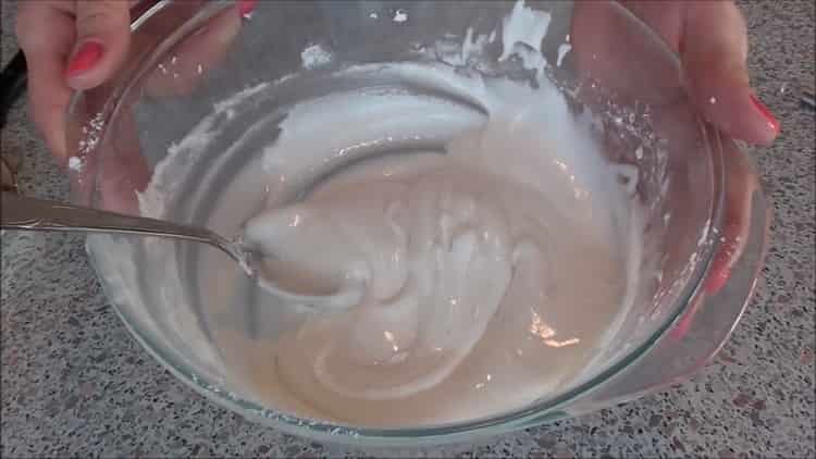 Da biste napravili kolačiće od glazure, pomiješajte sastojke