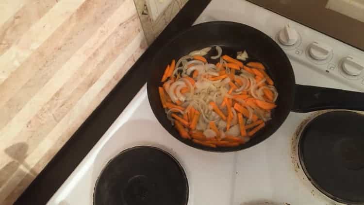 To cook beef stew with prunes, fry vegetables