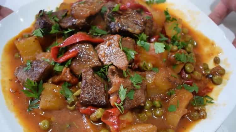 Braised beef with vegetables - the whole family will ask for supplements