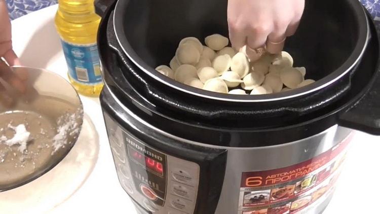 To prepare fried dumplings in a slow cooker, put the ingredients in a bowl