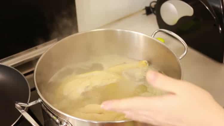 To make chicken fillet, boil the broth
