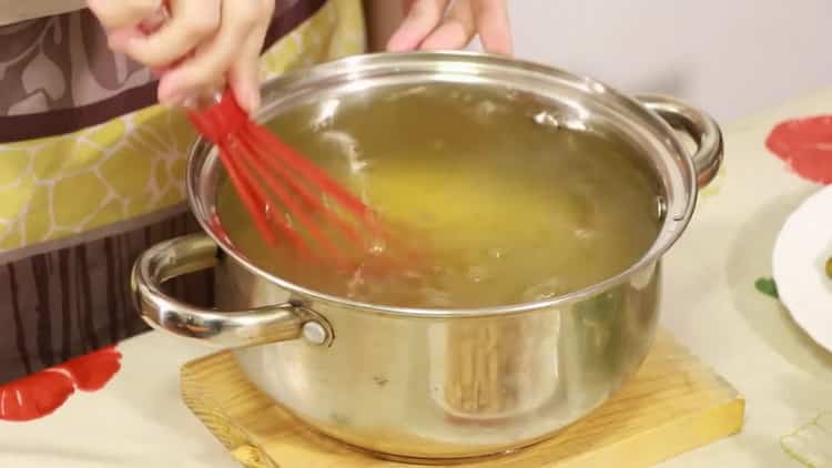 To make chicken fillet, prepare gelatin