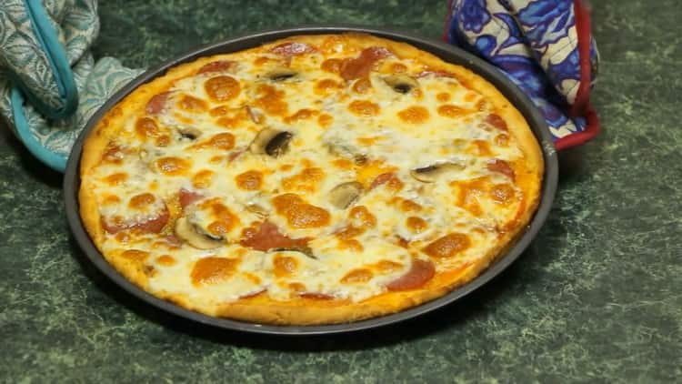 Italijanska pizza spremna