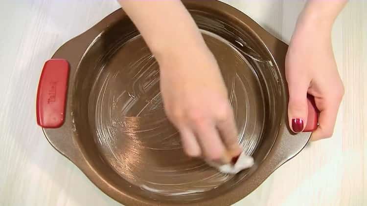 To make cabbage jellied cake, grease the mold