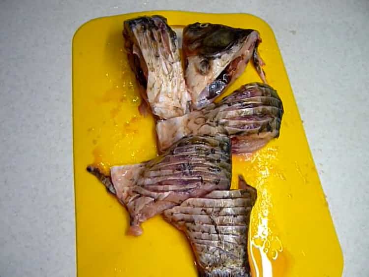 Para hacer pescado frito con sal cruciana