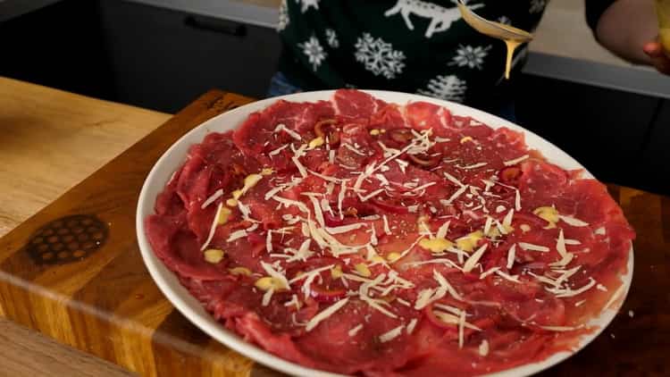 To prepare beef carpaccio, prepare the mpezia