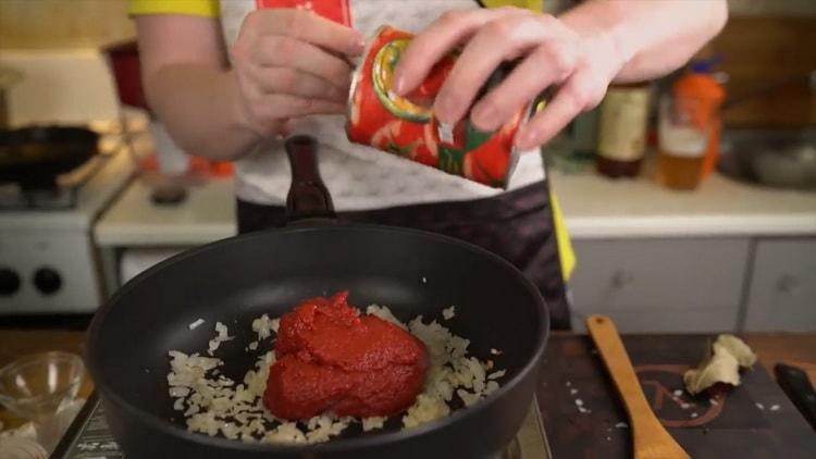 To make a classic pizza, make a tomato