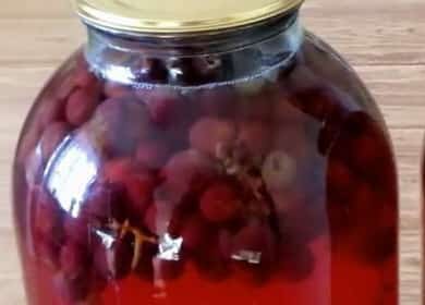 Compota de uvas para el invierno según una receta paso a paso con una foto