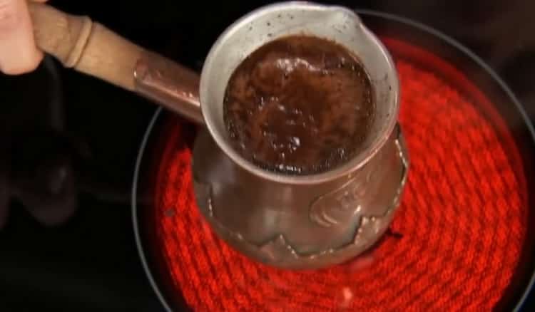 To make cappuccino coffee at home, brew the drink correctly.