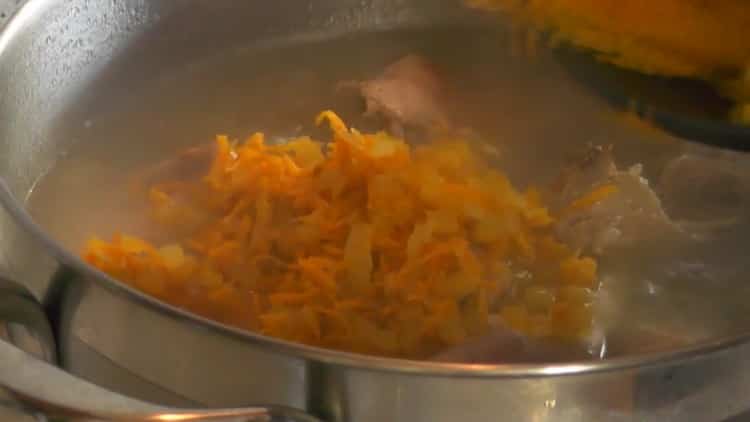 Da biste pripremili pirjani zec s krumpirom, pripremite sastojke
