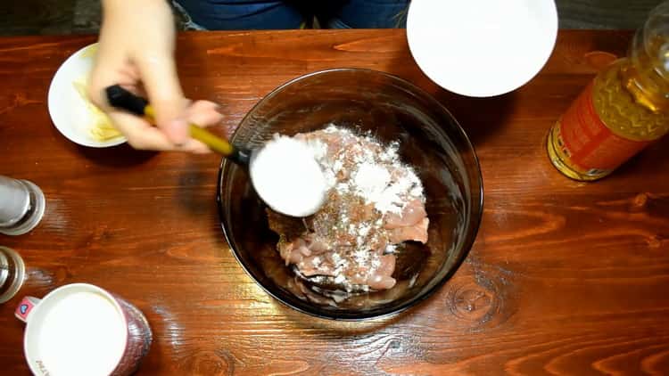 Add flour to make chicken in creamy sauce