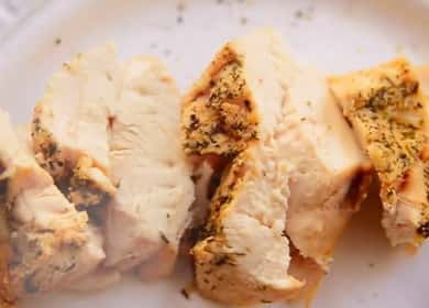 Poulet au four en papillote au four - très juteux et savoureux