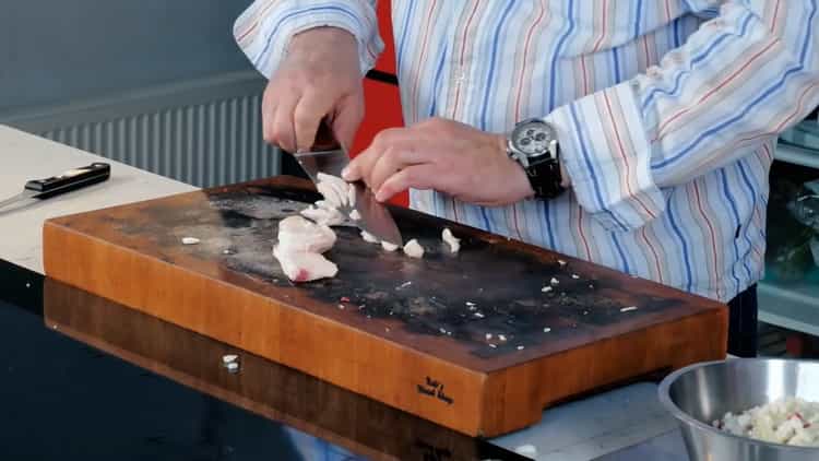 Para cocinar manti perezoso, corta la cola gorda