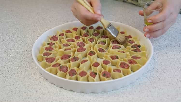 Manty en el horno según una receta paso a paso con una foto