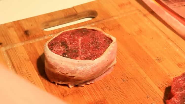 To prepare beef medallions, prepare the ingredients