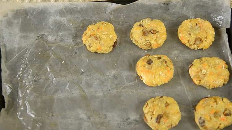 Precaliente el horno para hacer galletas de zanahoria