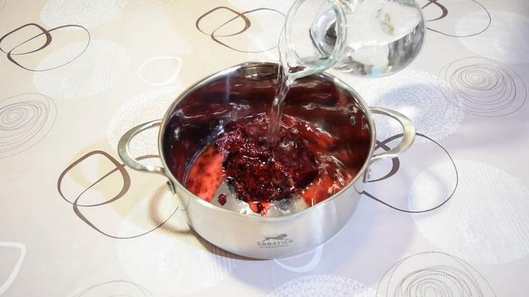 To make fruit juice from frozen berries, add water to the pan