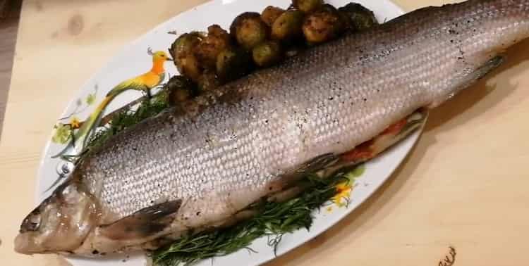 Pescado al horno Muksun: una receta simple y sabrosa