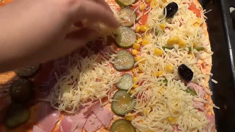 To make the pizza toppings, lay the ingredients on the pizza